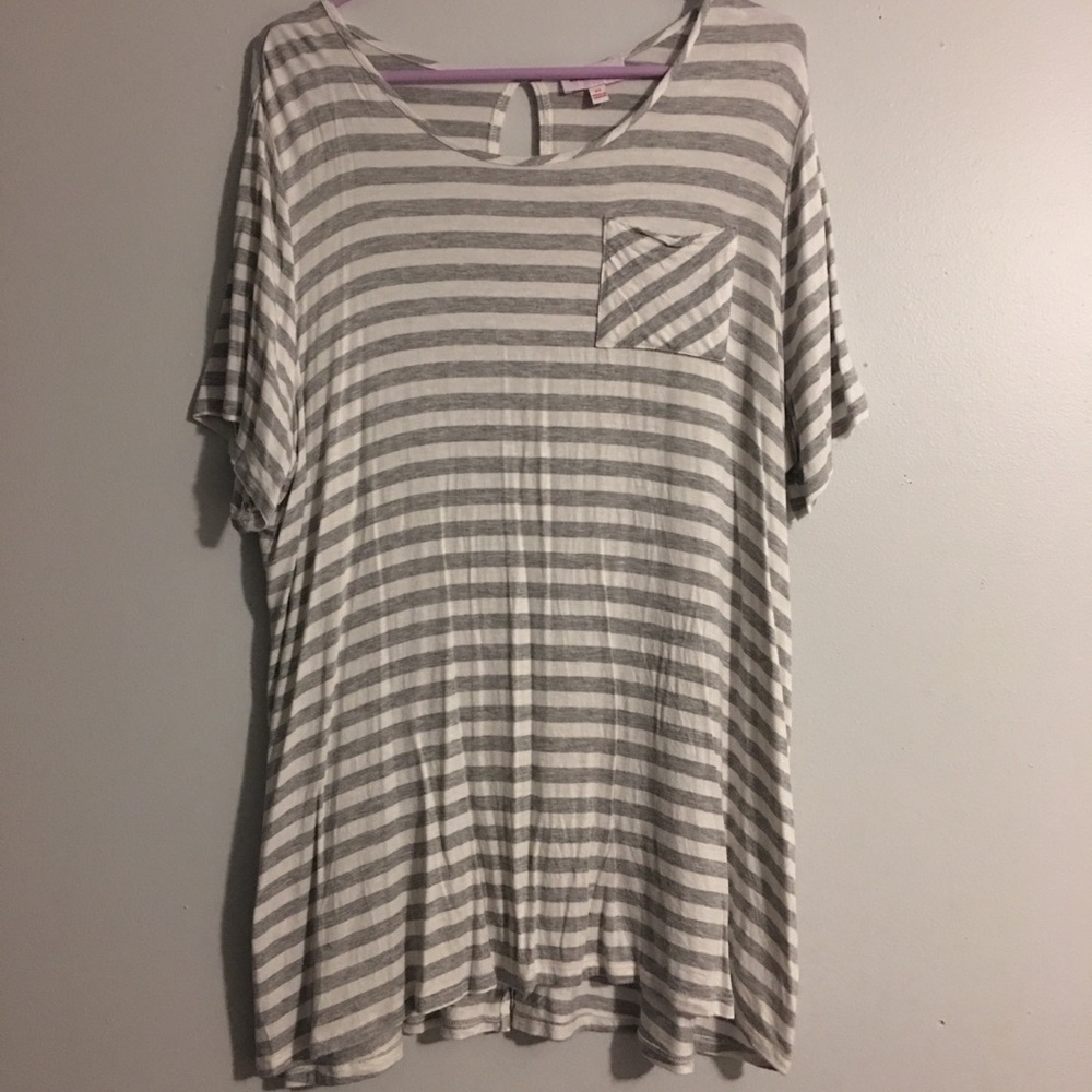 ❗️NWOT❗️Molly & Isadora▪️Short Sleeve Shirt